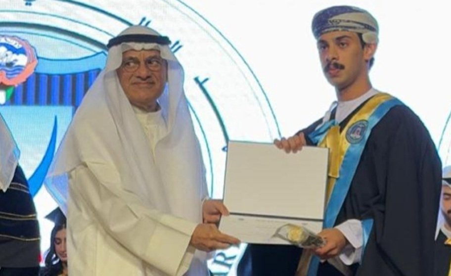 خلال حفل خريجي المعهد للعام الأكاديمي 2023/2024

الجلال: «الفنون المسرحية» علامة مضيئة في مسيرة #التعليم_العالي  acakuw.com/archives/190631