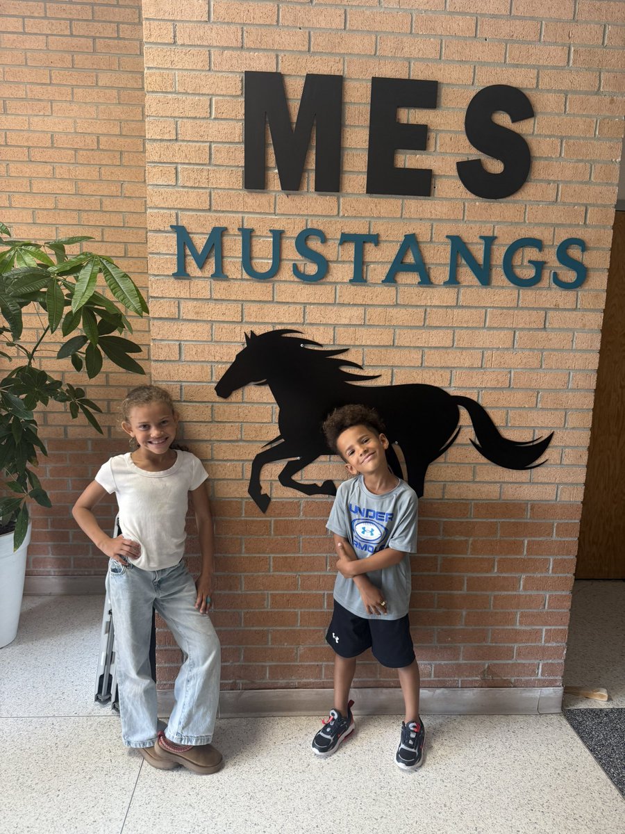 Coach Parks (@coachparks84) on Twitter photo Great tour for the littles today! <a href="/Midway_Mustangs/">Midway Elementary</a> Great tour for the littles today! <a href="/Midway_Mustangs/">Midway Elementary</a>