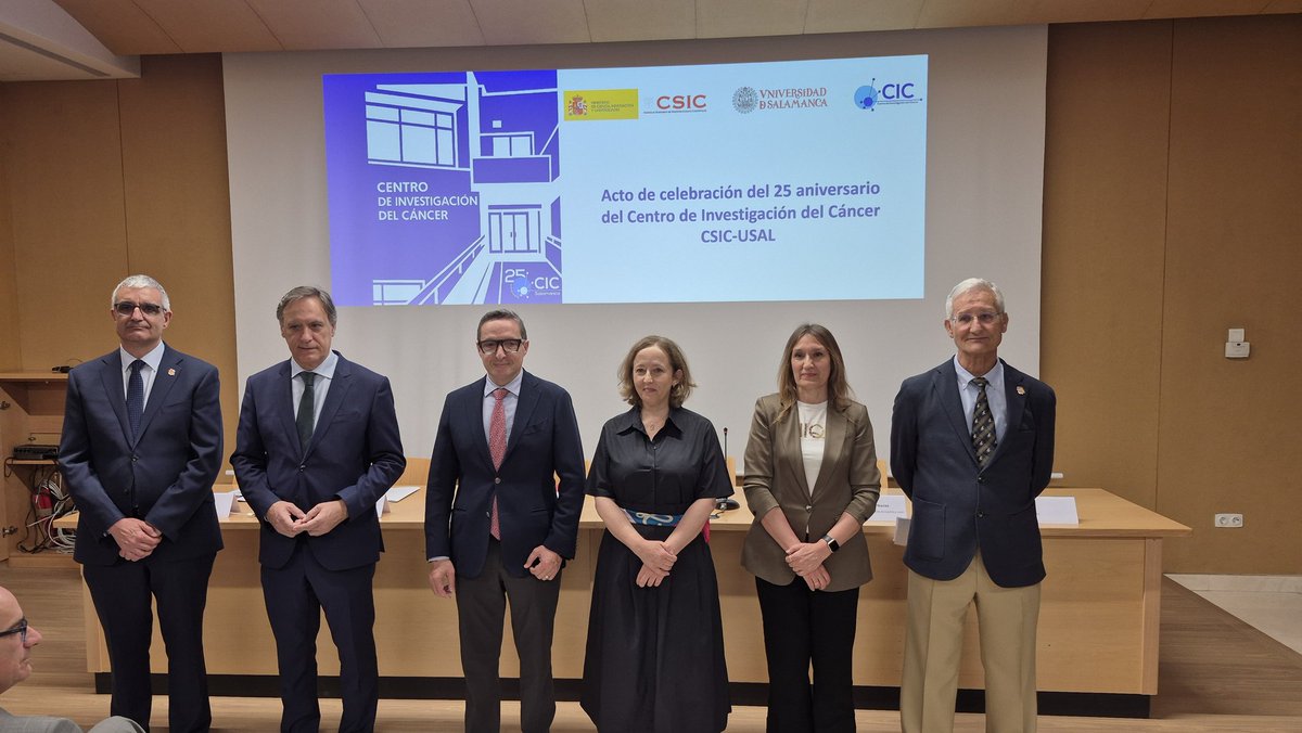 Rocío Lucas (@rociolucas_) on Twitter photo Orgullosa de la investigación que se desarrolla en Castilla y León y de la que el <a href="/ciccancer/">Centro de Investigación del Cáncer/CSIC-USAL-FICUS</a> es un pilar. Enhorabuena por los 25 años recorridos. Caminemos juntos hacia el futuro, en el que seguiréis contando con el apoyo de la <a href="/jcyl/">Junta de Castilla y León</a>. Orgullosa de la investigación que se desarrolla en Castilla y León y de la que el <a href="/ciccancer/">Centro de Investigación del Cáncer/CSIC-USAL-FICUS</a> es un pilar. Enhorabuena por los 25 años recorridos. Caminemos juntos hacia el futuro, en el que seguiréis contando con el apoyo de la <a href="/jcyl/">Junta de Castilla y León</a>.