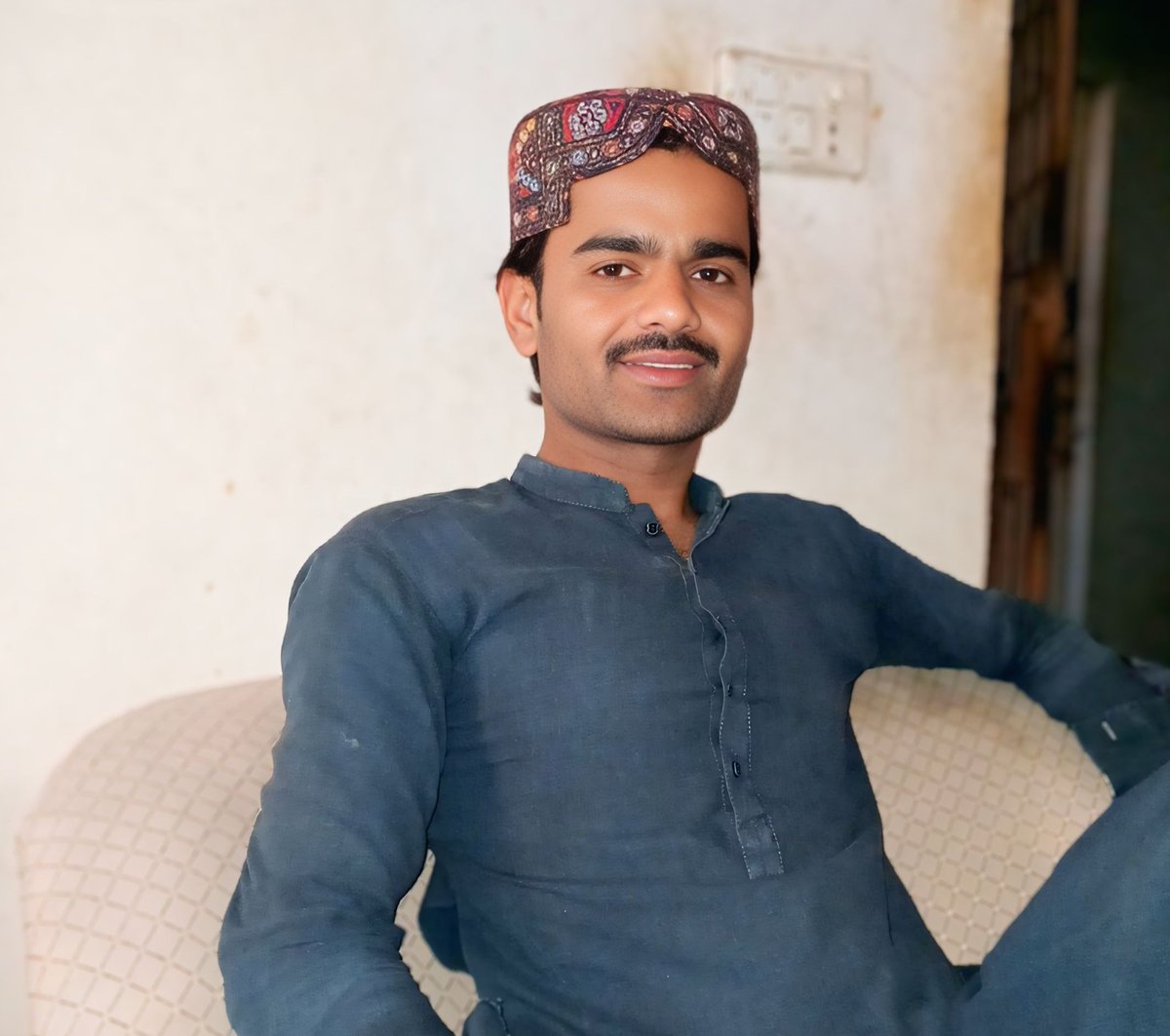 معيار اھو ناهي تہ اوھان کي ڪيترا گھڻا ماڻهو پسند ڪن ٿا بلڪه معيار اھو آھي تہ اوھان کي ڪھڙي قسم جا ماڻهو پسند ڪن ٿا...
#hilights