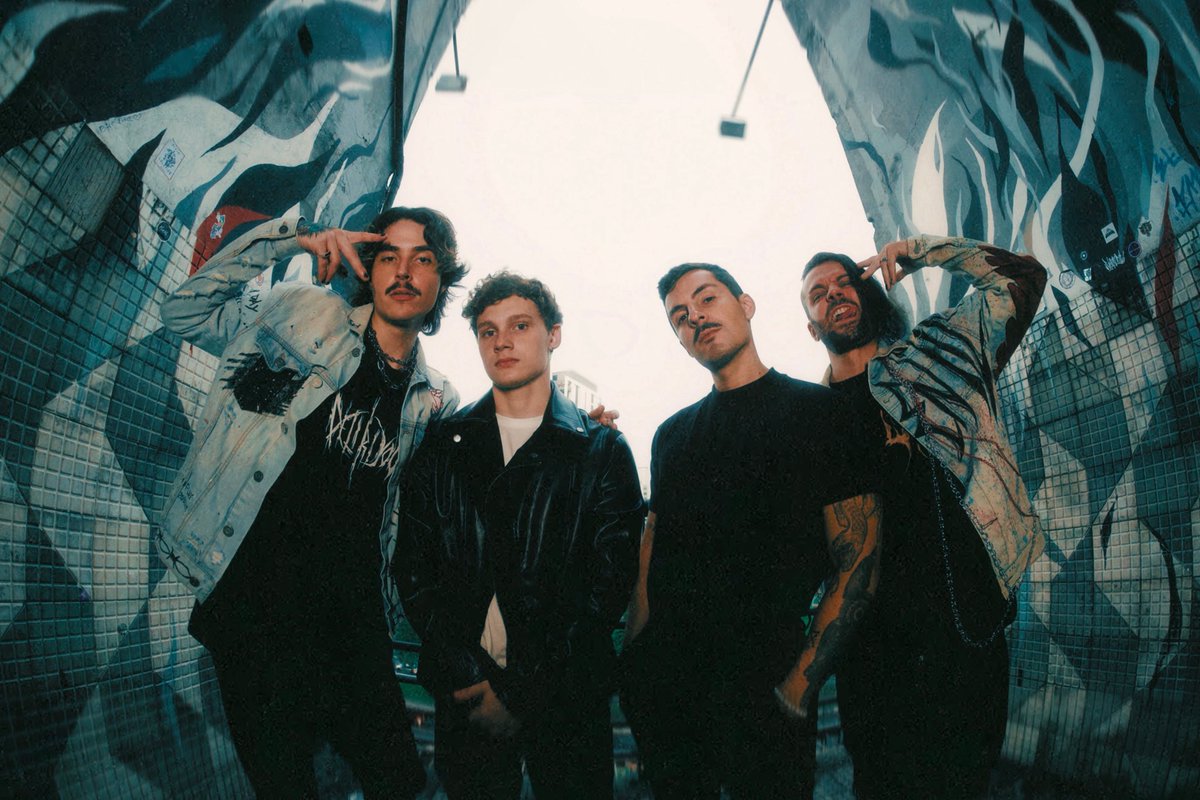 “Essa história não tem final” - e a gente tá doido pra mostrar o novo capítulo pra vocês. 🥀

Por aqui, seguimos com muito foco, botando nossa alma e coração na composição do novo disco. 

Mal podemos esperar pra começar a mostrar o que a gente vem fazendo durante todo esse tempo