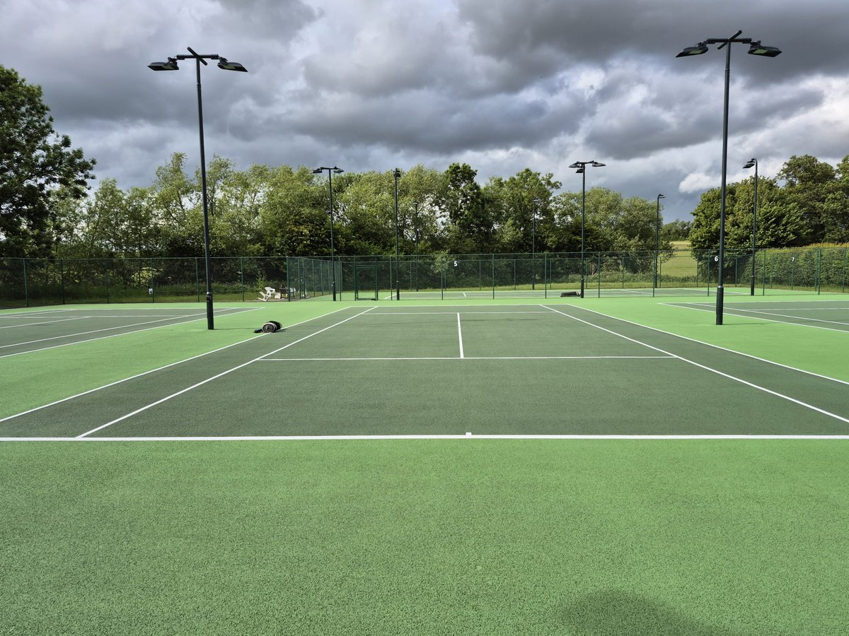 Sportssurfacing's tweet image. With some challenging weather last week, our team battled through the conditions and managed to complete this 4 court refurbishment for one of our longstanding client's at Caunton LTC.