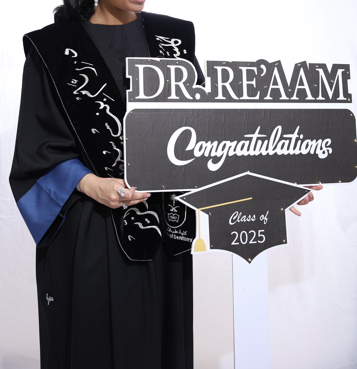 رِئام tweet media