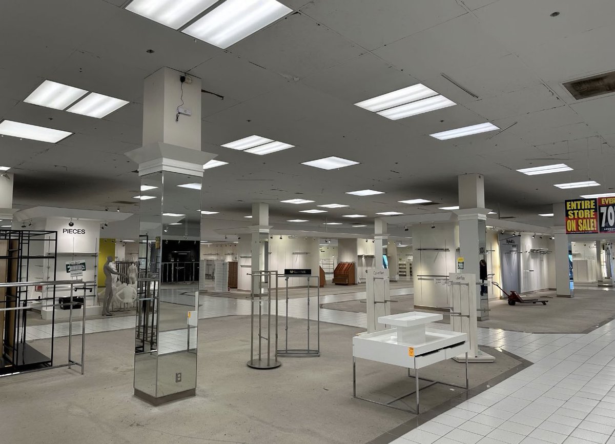 yegwave's tweet image. Sad day for Canadian retail as we say goodbye to The Hudson’s Bay after 355 years. 🥹💔🇨🇦