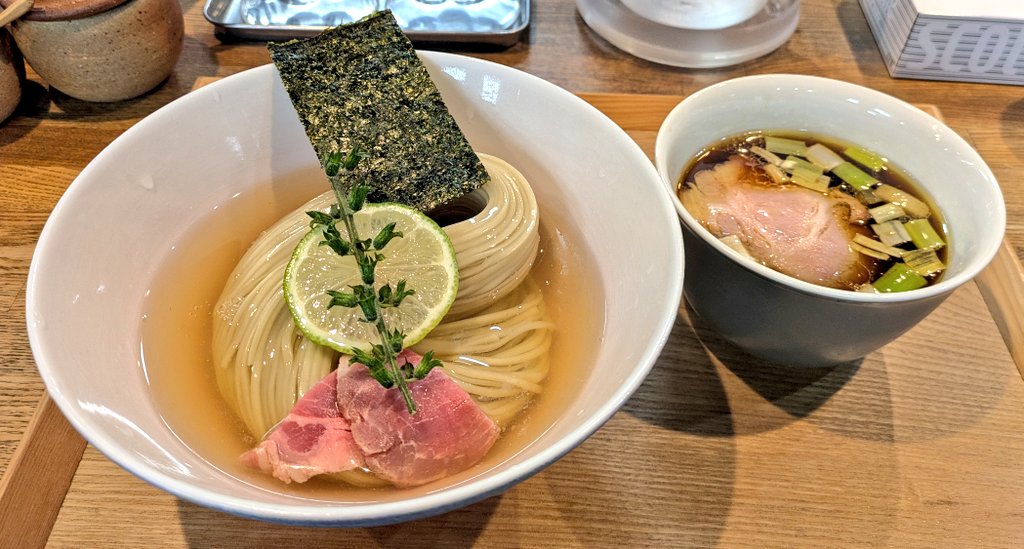 ❤️❤️YOKOKURA STOREHOUSE❤️❤️
昆布水つけ麺醤油（大）

久しぶりの夜ラストに行ってきたよ😍👌
さすがみんな考えることは同じで大阪行く前に食べたいよね😋💕
今日もめちゃくちゃ美味しかった😍
醤油うんまぁい🥰

大阪のイベント頑張ってください🩷
関東で応援してます🩷