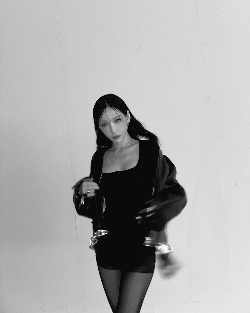 tqaeyeon's tweet photo. Fancy. https://t.co/HBpln27q6b