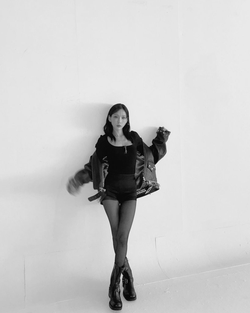 tqaeyeon's tweet photo. Fancy. https://t.co/HBpln27q6b