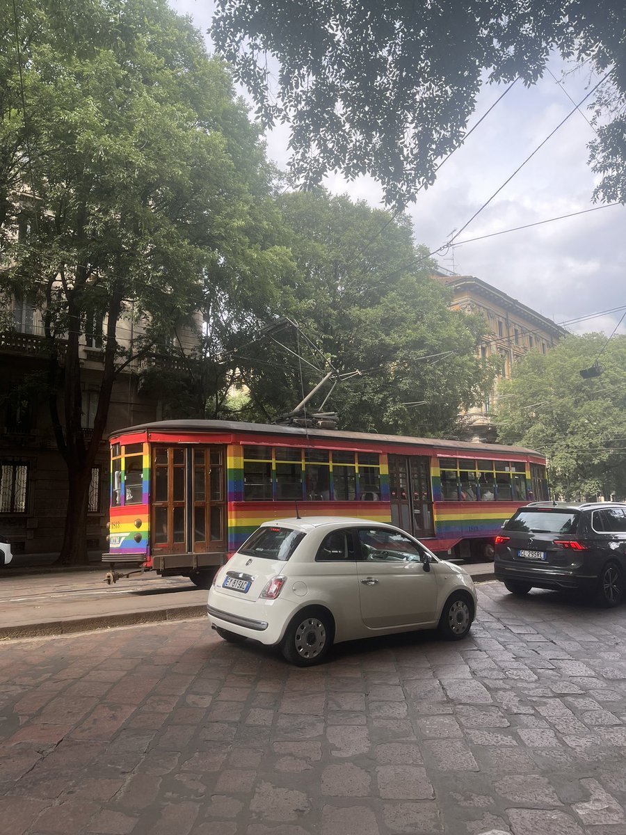 Buon mese di Pride a tutt* !
🇺🇦🇮🇹❤️🏳️‍🌈🏳️‍⚧️
Ricordatevi che Ucraina difende valori della libertà e democrazia oggi, quindi sostenete il nostro esercito, nostro popolo coraggioso e anche nostri soldati LGBTIQ+ , che invece di andare al pride sto anno dovranno combattere contro ruzzia!