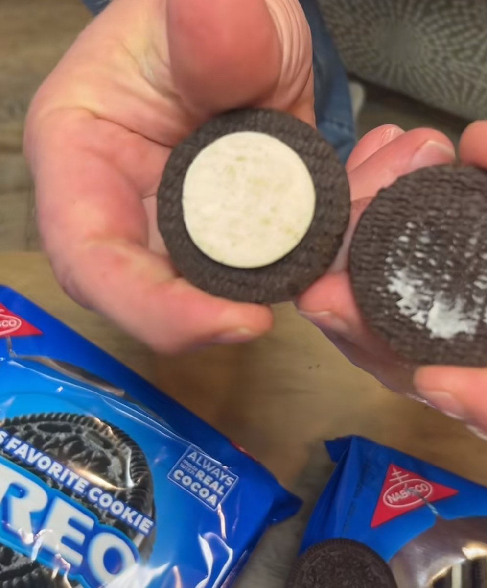 1980s Oreos vs 2025 Oreos

You pay more and you get less: shrinkflation