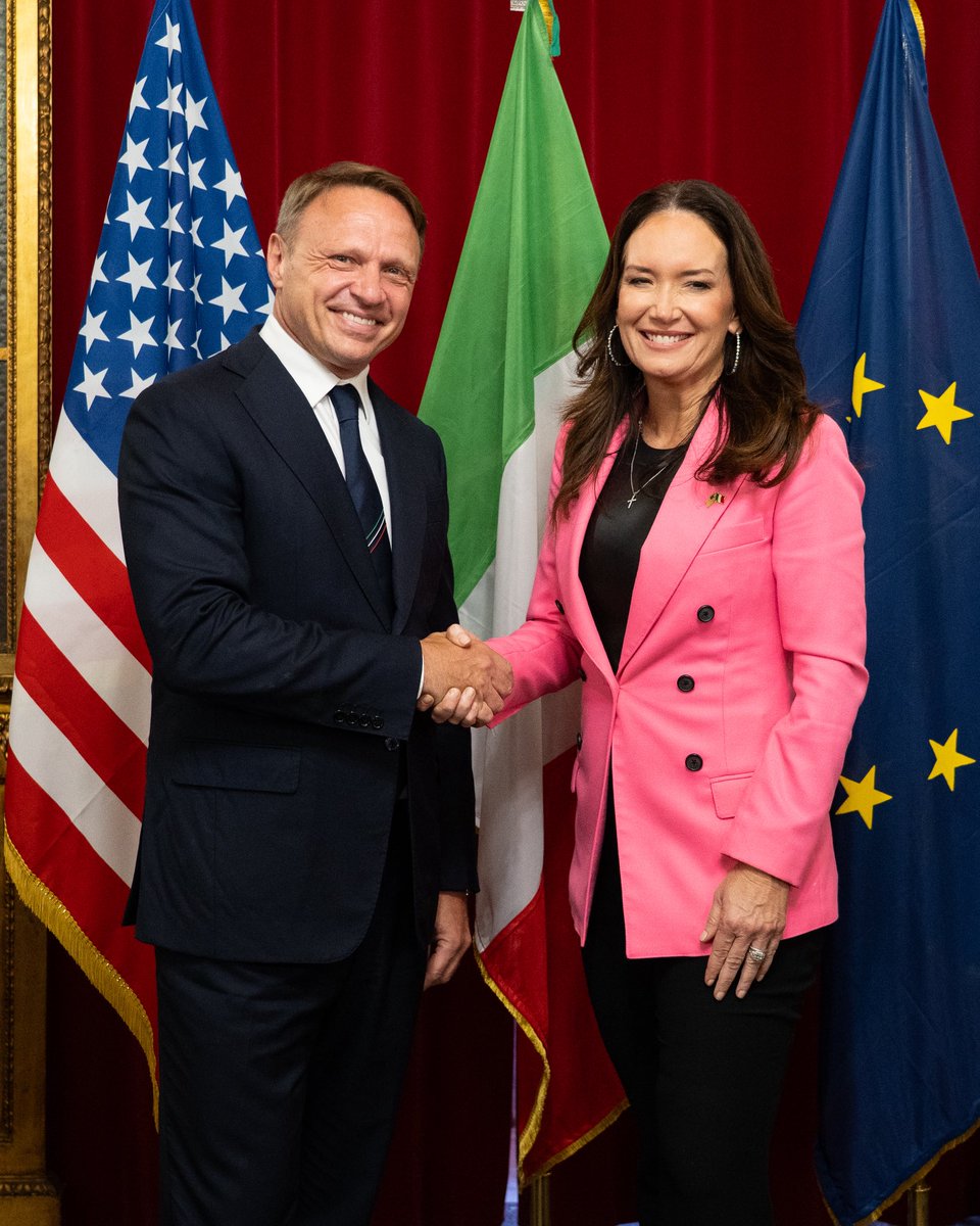 Francesco Lollobrigida 🇮🇹 (@francescolollo1) on Twitter photo Benvenuta in Italia al Segretario <a href="/USDA/">Dept. of Agriculture</a>, <a href="/SecRollins/">Secretary Brooke Rollins</a>! Gli USA sono per noi il principale alleato e un partner strategico imprescindibile. Insieme per affrontare le grandi sfide globali, con valori comuni e con l’agricoltura al centro del futuro di un Occidente unito e forte. 🇮🇹🇺🇸 Benvenuta in Italia al Segretario <a href="/USDA/">Dept. of Agriculture</a>, <a href="/SecRollins/">Secretary Brooke Rollins</a>! Gli USA sono per noi il principale alleato e un partner strategico imprescindibile. Insieme per affrontare le grandi sfide globali, con valori comuni e con l’agricoltura al centro del futuro di un Occidente unito e forte. 🇮🇹🇺🇸