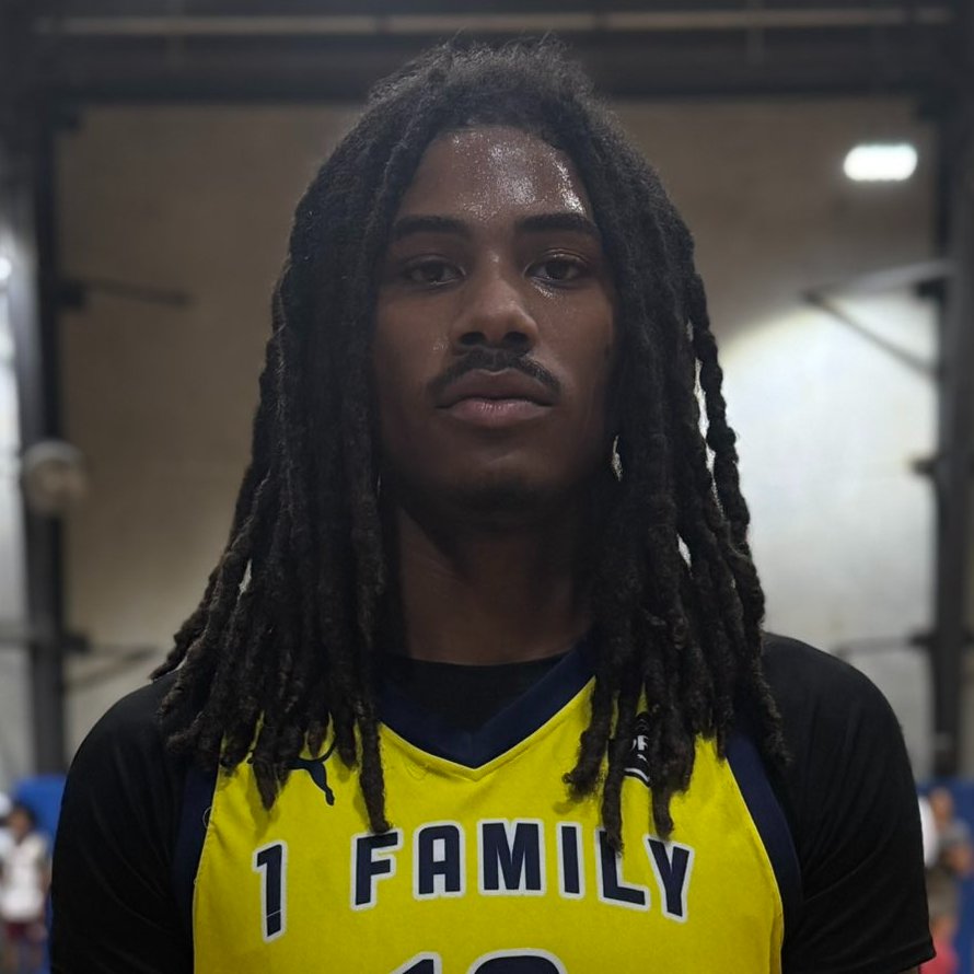 Shun Williams (@ontheradarhoops) on Twitter photo '27 Anthony Brown can play above the rim or on the perimeter.
He emerged as a name to watch from the Memorial Day Classic.
<a href="/RossVDG14/">Ross Van De Griek</a> writes about the <a href="/1FamilyHoops/">1 Family - Pro16</a> rising star:
ontheradarhoops.com/otr-hoops-memo… '27 Anthony Brown can play above the rim or on the perimeter.
He emerged as a name to watch from the Memorial Day Classic.
<a href="/RossVDG14/">Ross Van De Griek</a> writes about the <a href="/1FamilyHoops/">1 Family - Pro16</a> rising star:
ontheradarhoops.com/otr-hoops-memo…