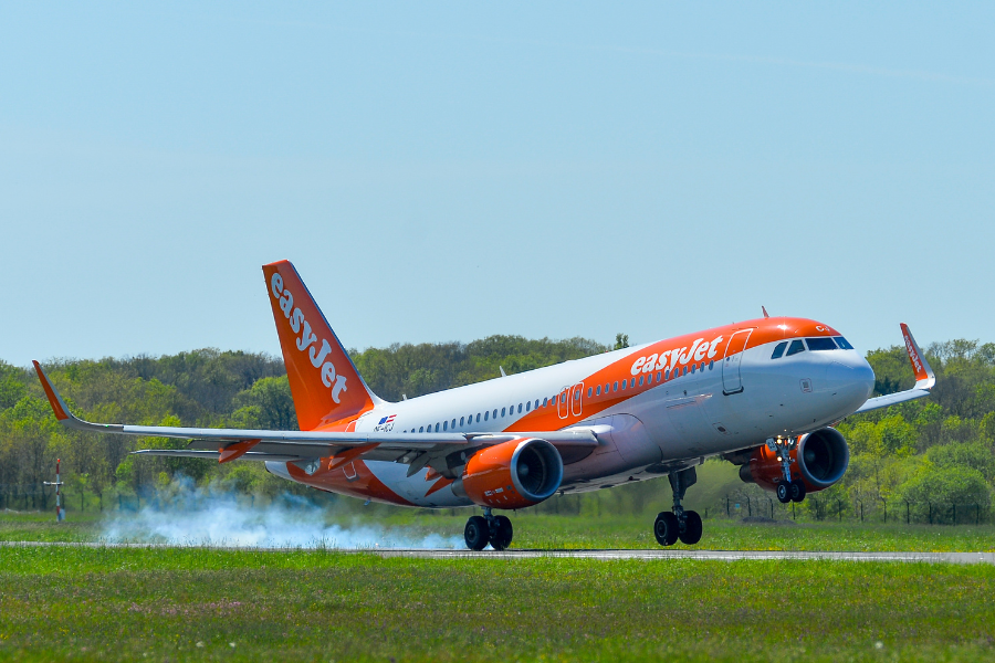 Herald Business (@_heraldbusiness) on Twitter photo ✈️ Airline launches two new summer routes from Glasgow
✈️ The new services will operate to Antalya in Türkiye and Reus in Spain
✍️ <a href="/glasgowmixtape/">Craig Williams</a> <a href="/heraldscotland/">The Herald</a>
➡️ heraldscotland.com/news/25208043.… ✈️ Airline launches two new summer routes from Glasgow
✈️ The new services will operate to Antalya in Türkiye and Reus in Spain
✍️ <a href="/glasgowmixtape/">Craig Williams</a> <a href="/heraldscotland/">The Herald</a>
➡️ heraldscotland.com/news/25208043.…