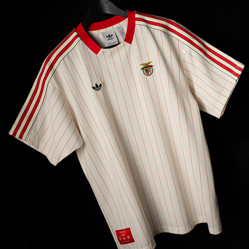 InformGlorious2's tweet photo. Camisola Retro SL Benfica x Adidas Originals. 

🔗: https://t.co/8QvTujWaQr https://t.co/nLyNt2TJ7C