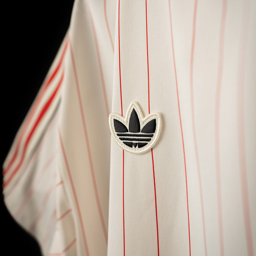 InformGlorious2's tweet photo. Camisola Retro SL Benfica x Adidas Originals. 

🔗: https://t.co/8QvTujWaQr https://t.co/nLyNt2TJ7C
