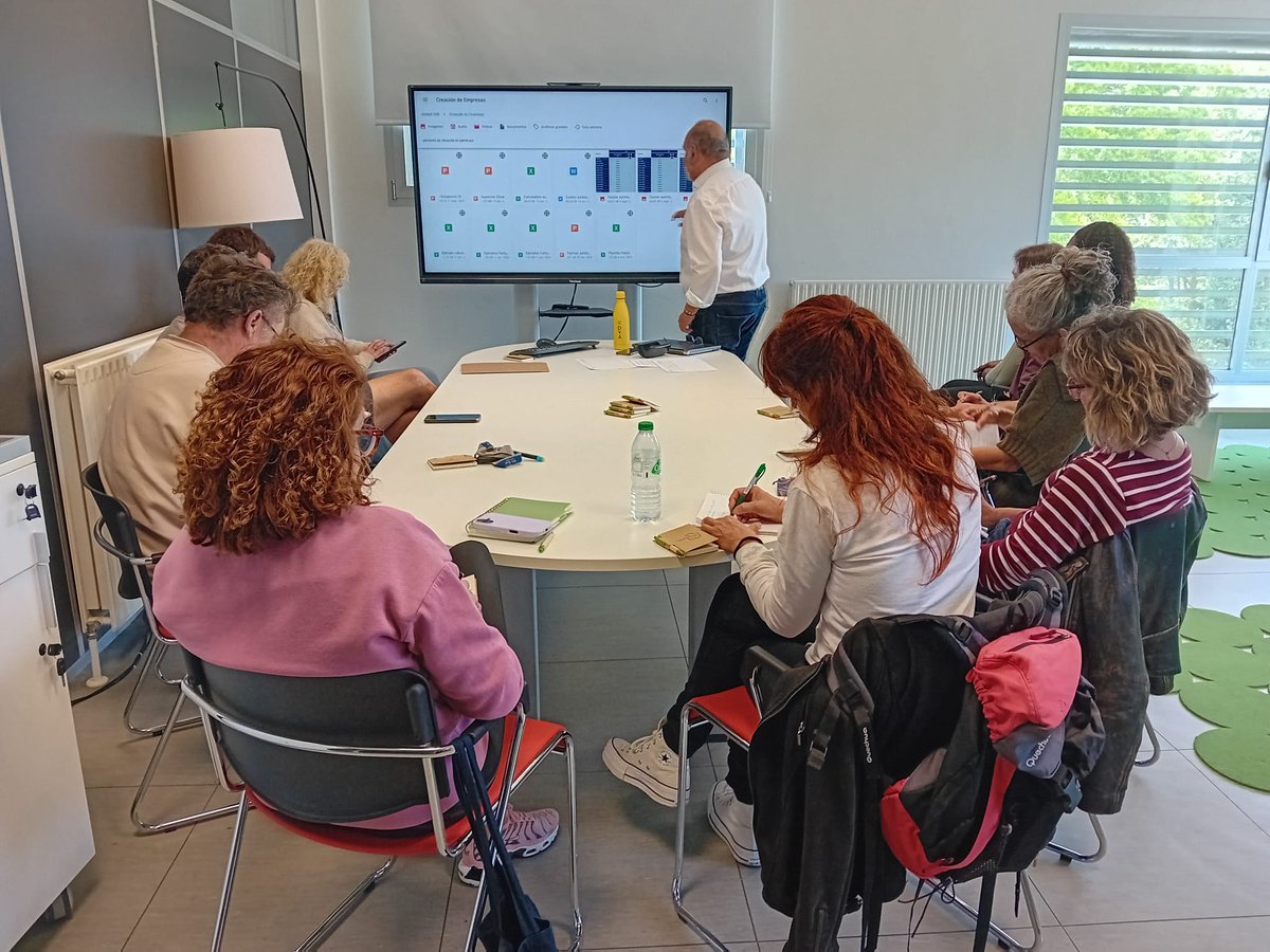 Etorkizunaz  hausnartzeko eta 𝐧𝐞𝐠𝐨𝐳𝐢𝐨𝐚𝐫𝐞𝐧 𝐩𝐥𝐚𝐧𝐢𝐟𝐢𝐤𝐚𝐳𝐢𝐨𝐚  𝐞𝐭𝐚 𝐤𝐮𝐝𝐞𝐚𝐤𝐞𝐭𝐚 lantzeko ekintzaileekin topaketa.

#LeartibaiFundazioa #ekintzailetza #LeaArtibai