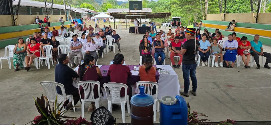 🟡🔵🔴 El Secretario Técnico del Consejo de Igualdad participó en el IV Congreso de la Nación Quijos, destacando la defensa de derechos colectivos y felicitando al nuevo consejo de gobierno en Jatun Yacu, Talag, Tena.

#EnTerritorio #PueblosyNacionalidades
