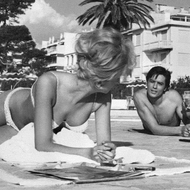 me flirting with older women (she’s 18)