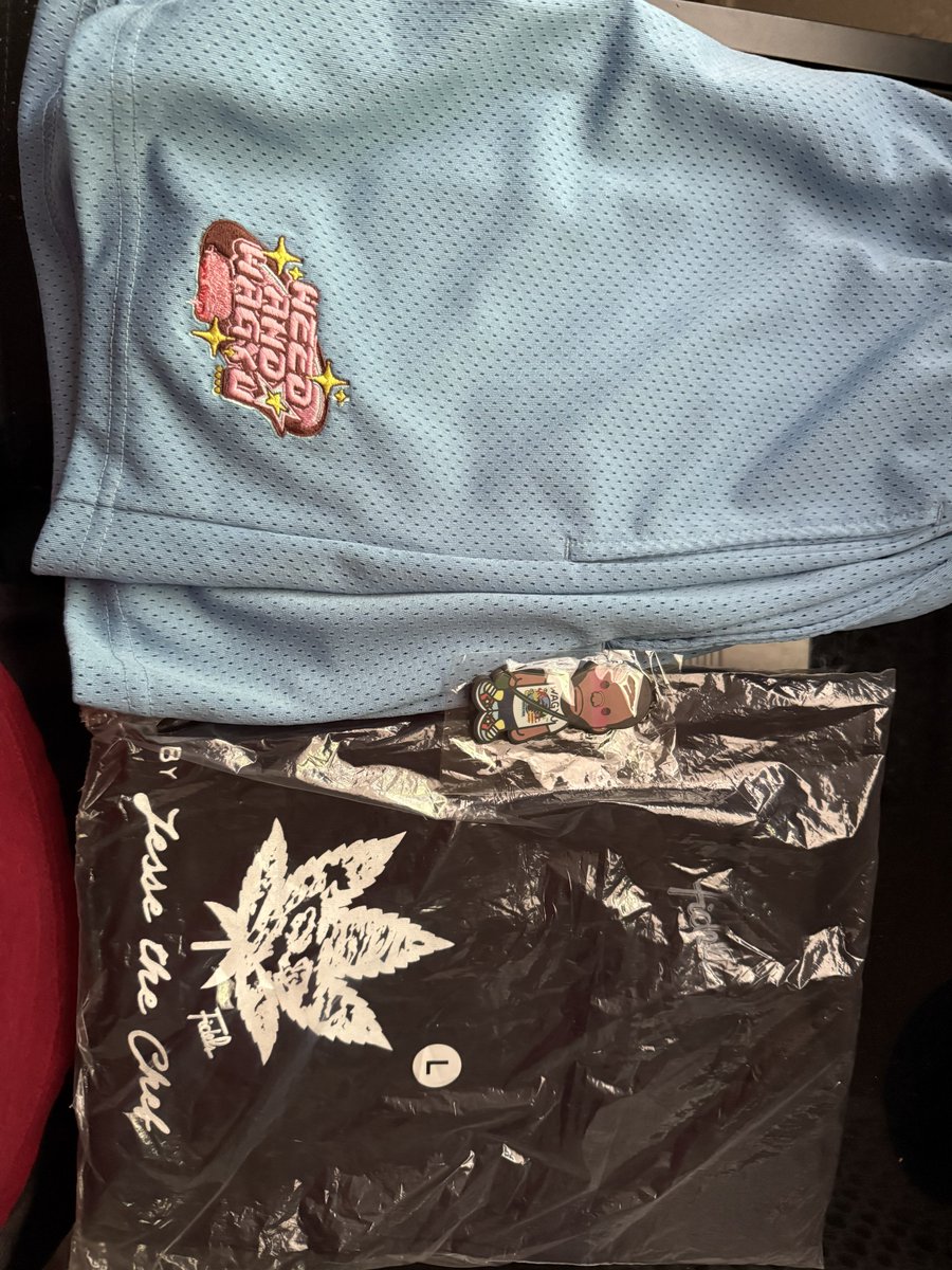 davis rugs not drugs 🏃♂️ (@illegalrugs) on Twitter photo Thank you for the drip I was high as hell when I placed the order and picked these before I even scrolled to the newest drop 😂😂💪💪 <a href="/champagnemaiii/">mrs weed & wagyu 🥩</a> <a href="/jessethechef/">weed & wagyu</a> Long Live Jesse The Chef 🕊️🥩 Thank you for the drip I was high as hell when I placed the order and picked these before I even scrolled to the newest drop 😂😂💪💪 <a href="/champagnemaiii/">mrs weed & wagyu 🥩</a> <a href="/jessethechef/">weed & wagyu</a> Long Live Jesse The Chef 🕊️🥩