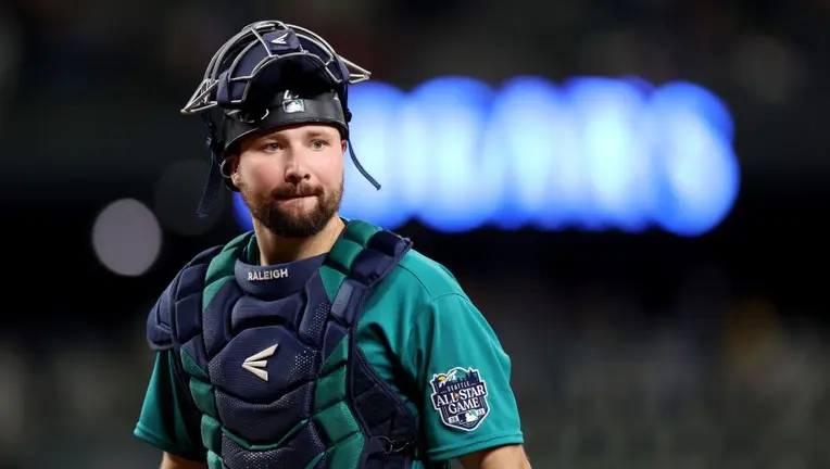 The Skippers View Podcast (@skippsviewpod) on Twitter photo 💥💥New Episode💥💥
<a href="/OPS_BASEBALL/">Running From The OPS</a> <a href="/HagenSnellBB/">Hagen Snell</a> <a href="/discussbaseball/">Sam Fosberg</a> <a href="/SkippsviewBrett/">Brett Windisch</a> discuss:
- Chris Sale a HOFer?
- Is Lindor the most disrespected man in baseball?
- Corbin Burnes' elbow Injury
- Cal Raleigh being an absolute DAWG
Link to episode in comments 👇 💥💥New Episode💥💥
<a href="/OPS_BASEBALL/">Running From The OPS</a> <a href="/HagenSnellBB/">Hagen Snell</a> <a href="/discussbaseball/">Sam Fosberg</a> <a href="/SkippsviewBrett/">Brett Windisch</a> discuss:
- Chris Sale a HOFer?
- Is Lindor the most disrespected man in baseball?
- Corbin Burnes' elbow Injury
- Cal Raleigh being an absolute DAWG
Link to episode in comments 👇