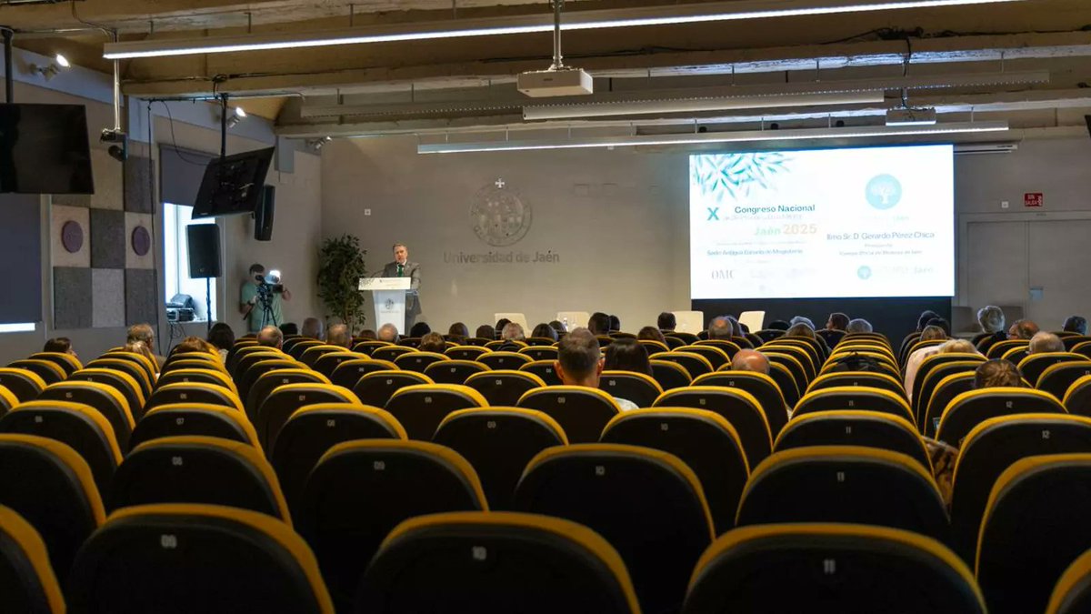 El Colegio de Médicos de Zamora participó en el X Congreso Nacional de  Ética y Deontología Médica celebrado en Jaén. 
Se abordaron temas clave como: iInteligencia artificial en medicina 🤖, humanización de la atención sanitaria❤️,  nuevos retos del Código de Deontología ⚖️