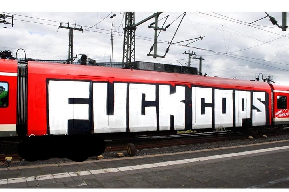 PHOTO | Anti-Cops Graffiti