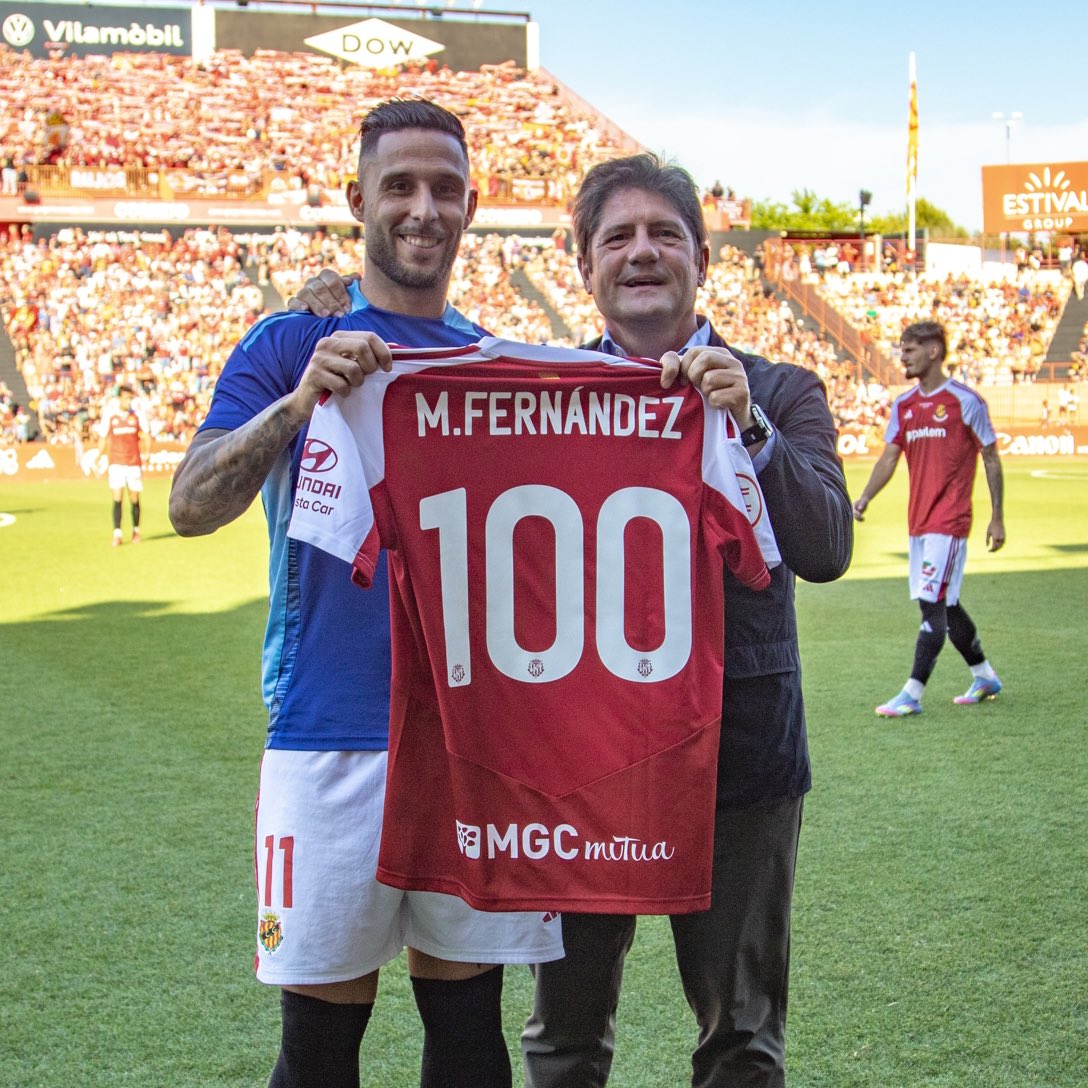 NÀSTIC DE TARRAGONA (@nastictarragona) on Twitter photo 🟥 100 de <a href="/MarcFdez11/">Marc Fernandez</a> ⬜️
💯 El president executiu grana va fer entrega d'una samarreta commemorativa al jugador grana 🐅
#14milraons 🟥 100 de <a href="/MarcFdez11/">Marc Fernandez</a> ⬜️
💯 El president executiu grana va fer entrega d'una samarreta commemorativa al jugador grana 🐅
#14milraons