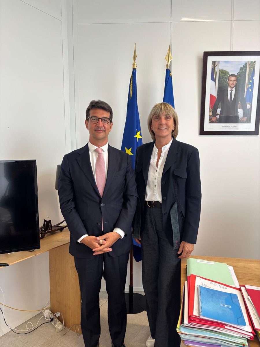 DILCRAH (@dilcrah) on Twitter photo L’accès au logement est un droit 🏠
Dans notre République, personne ne doit s’en voir privé en raison de son nom, de ses origines ou de son identité.
🚀Avec la ministre <a href="/valerieletard/">Valérie Létard</a>, pour agir contre les discriminations dans l’accès au logement et renforcer le plan national. L’accès au logement est un droit 🏠
Dans notre République, personne ne doit s’en voir privé en raison de son nom, de ses origines ou de son identité.
🚀Avec la ministre <a href="/valerieletard/">Valérie Létard</a>, pour agir contre les discriminations dans l’accès au logement et renforcer le plan national.