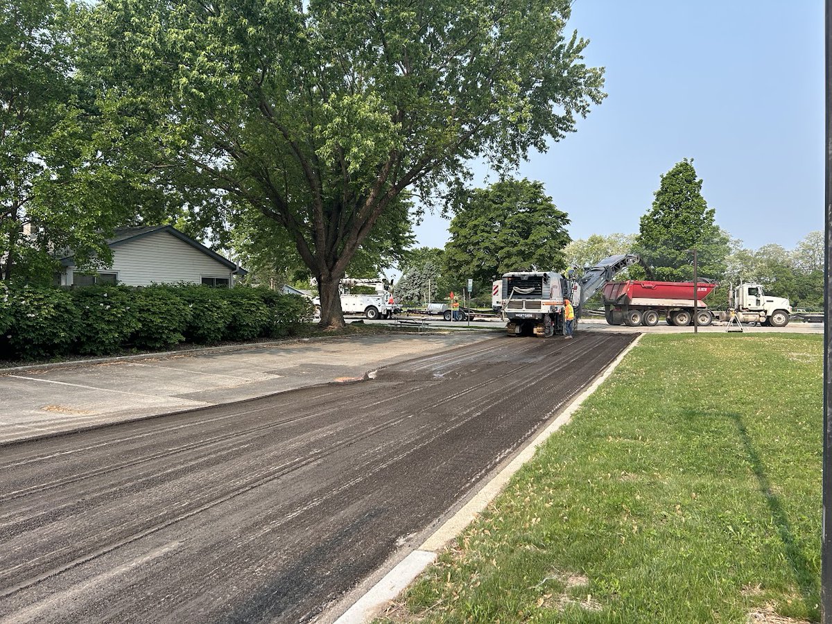 Algonquin Area Public Library District tweet media