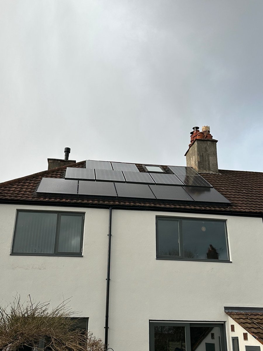 This home actually already had solar panels on their roof before they started working with us, but our experts found a way to add more panels to maximise savings - just another way we help make #YourHomeBetter ☀️

Do you have solar panels on your roof?