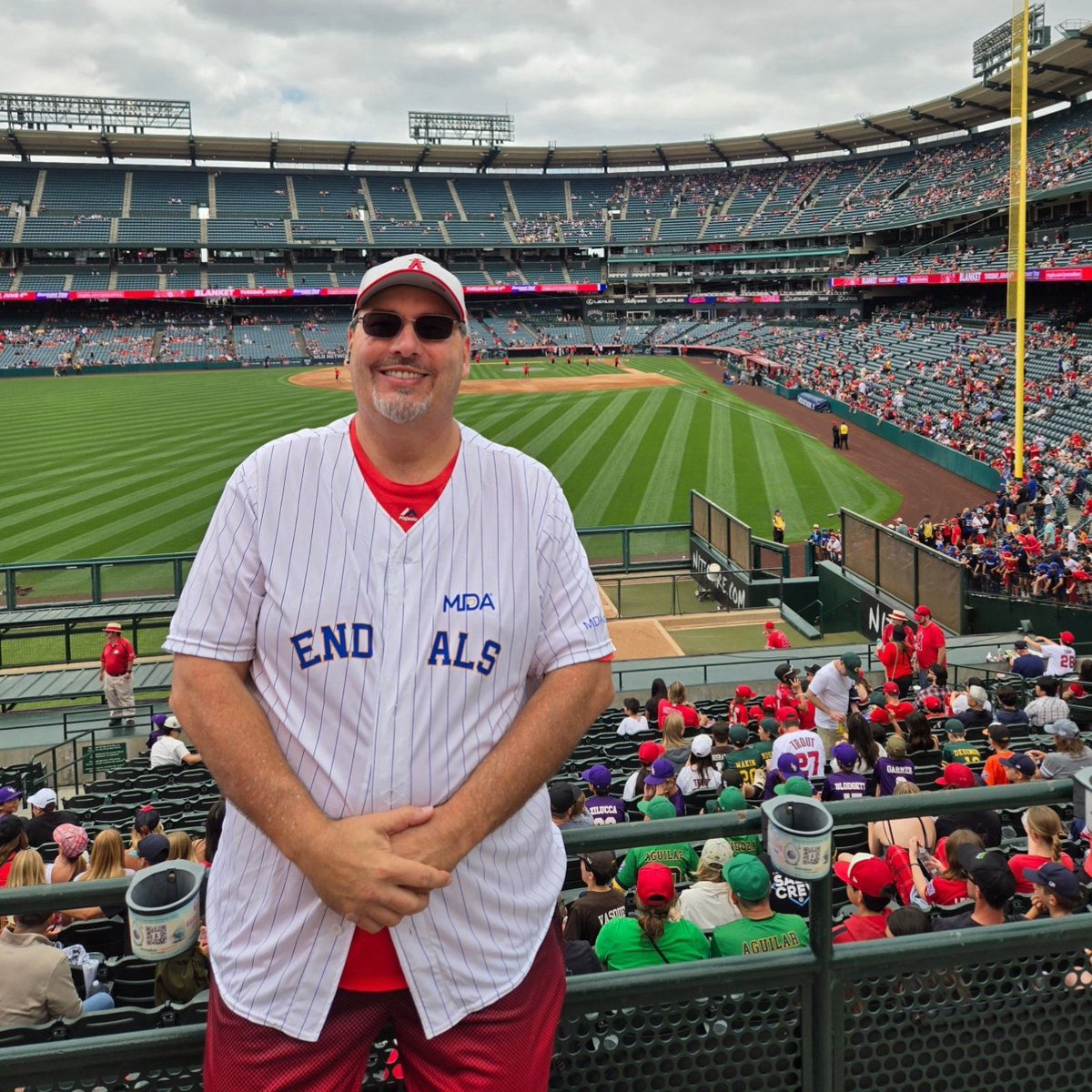 SmashingPompe's tweet photo. @RotoWear @SlangsOnSports @PitchingNinja @ProjectALSorg So Cool! How can I order one of these shirts? Carry a 3XL? This #mdaambassador in SoCal needs one to rep at The Big A! Thanks!
#EndALSwithMDA #LouGerhigDay https://t.co/dMNrcH19Xj