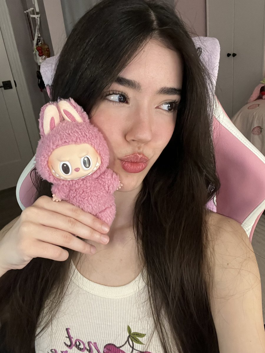 it’s literally a labubu. no like it’s a monchichi. no but like it’s a smiski. it’s literally a heebie. look at my new poob. you should buy a dippy.