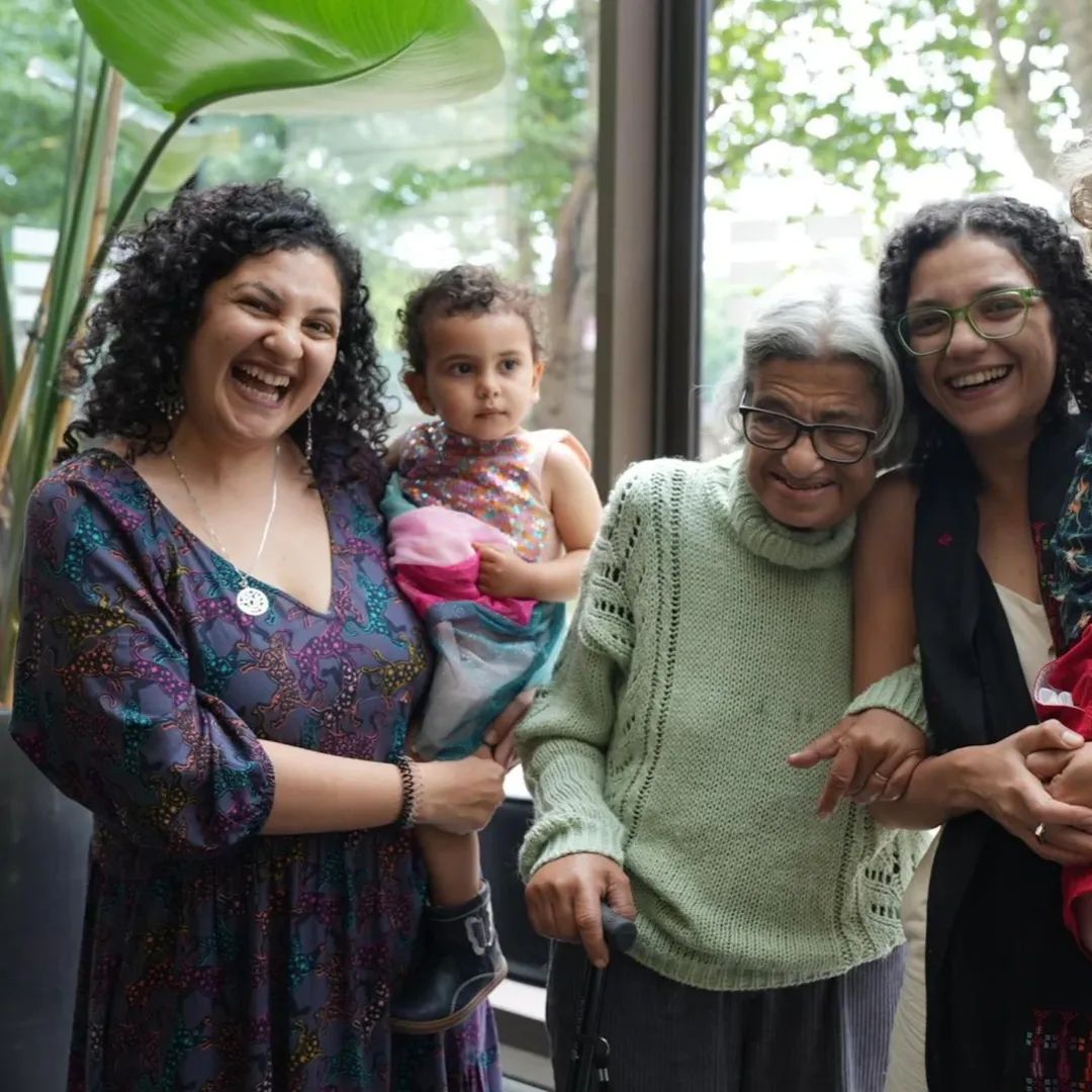 Then, on Saturday, it occurred to us: Why not have it here at the hospital, as close as possible to Mama?
And so the birthday was planned. 

facebook.com/share/p/1CYXqV…
#FreeAlaa
#saveLaila