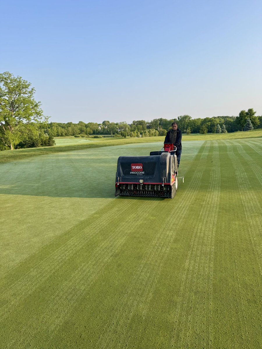 BentgrassWizard's tweet image. Started resurfacing cart paths today @Chatham_Hills , as well as a quick vent on greens ahead of the this week’s forecasted heat, humidity, and copious amounts of rain. Here come summer in the Midwest 🥵🌧️