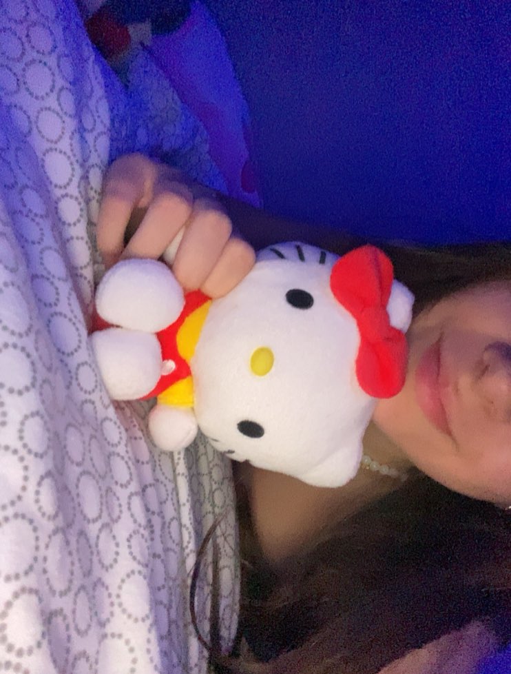 “te voy a regalar un peluche pa que no te sientas sola”🥹🥹🤍