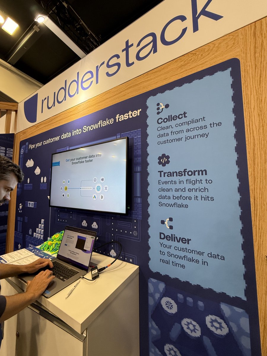 🎮 retro gaming-themed booth design for <a href="/Snowflake/">Snowflake</a>
Summit 2025 - concept &amp; design by Caviar! 🍣