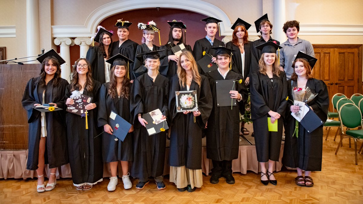 We enjoyed seeing everyone’s family and friends present for our 2025 Graduation. Click here to see some photos from the big day.
communityhigh.net/event/the-clas…