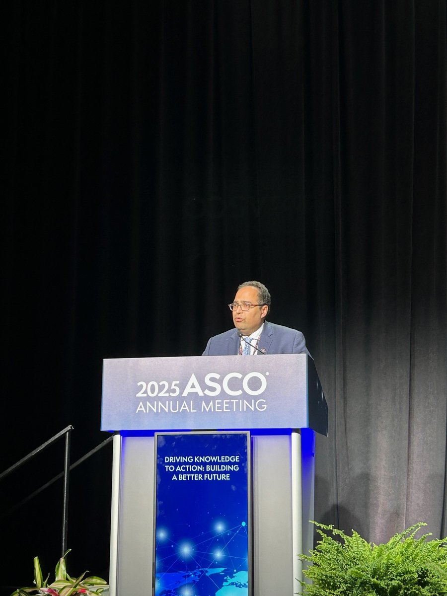 UTMDAnderson's tweet photo. New data from the CADENZA study shows pivekimab sunirine (PVEK) led to a 70% CR + CRc rate in frontline BPDCN with a manageable safety profile. Presented by Dr. Naveen Pemmarju at #ASCO25. #EndCancer https://t.co/mu9oBJbu2P
@doctorpemm https://t.co/LwezghpUgJ