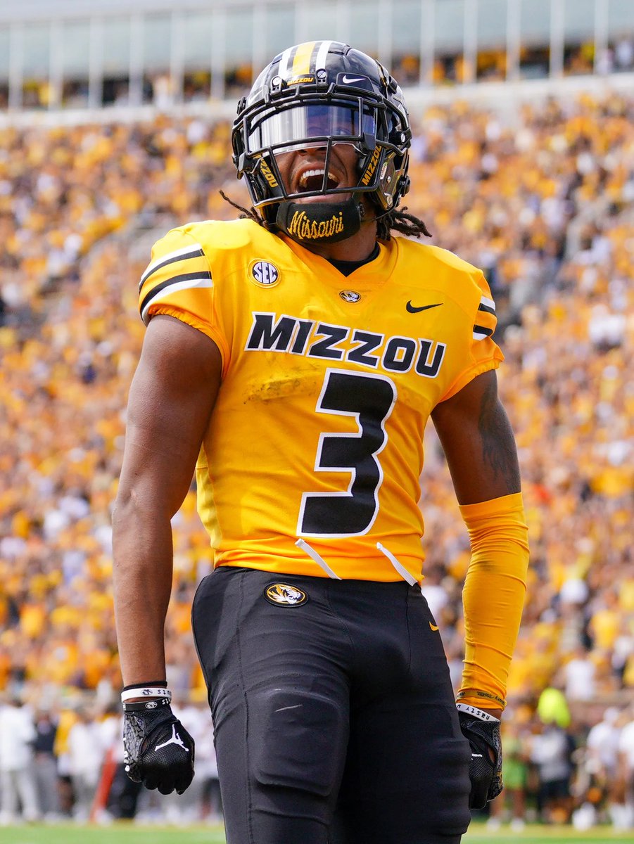 Jayce “Ju7ce” Johnson (@jaycejohnson09) on Twitter photo Blessed to receive an offer from The University of Missouri #Miz <a href="/CoachDrinkwitz/">Eliah Drinkwitz</a> <a href="/Coach__Gleeson/">Sean Gleeson</a> <a href="/Coach_FredM/">Coach Fred</a> <a href="/CarterVikingsFB/">Adam Carter</a> <a href="/SWiltfong_/">Steve Wiltfong</a> <a href="/adamgorney/">Adam Gorney</a> <a href="/samspiegs/">Sam Spiegelman</a> <a href="/ChadSimmons_/">ChadSimmons</a> <a href="/CoachKornDawg/">Mikhal Kornegay</a> <a href="/MrTNT21/">CoachTNorton</a> <a href="/patohara17/">Pat O'Hara</a> <a href="/LHSvikingsFB/">Lowndes Football</a> Blessed to receive an offer from The University of Missouri #Miz <a href="/CoachDrinkwitz/">Eliah Drinkwitz</a> <a href="/Coach__Gleeson/">Sean Gleeson</a> <a href="/Coach_FredM/">Coach Fred</a> <a href="/CarterVikingsFB/">Adam Carter</a> <a href="/SWiltfong_/">Steve Wiltfong</a> <a href="/adamgorney/">Adam Gorney</a> <a href="/samspiegs/">Sam Spiegelman</a> <a href="/ChadSimmons_/">ChadSimmons</a> <a href="/CoachKornDawg/">Mikhal Kornegay</a> <a href="/MrTNT21/">CoachTNorton</a> <a href="/patohara17/">Pat O'Hara</a> <a href="/LHSvikingsFB/">Lowndes Football</a>