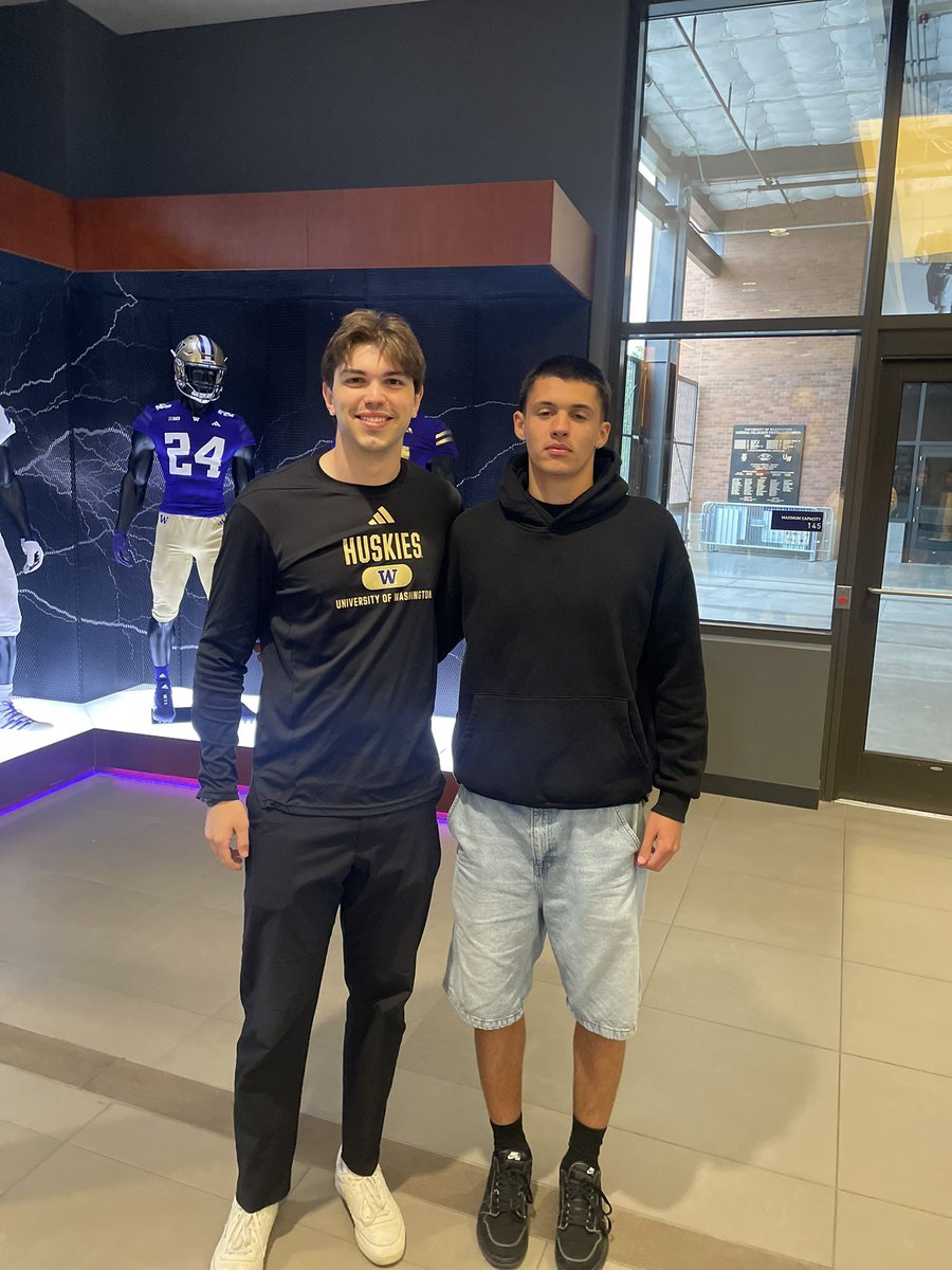 Thank you <a href="/Jake_Massar/">Jake Massar</a> for showing me around Washington this weekend <a href="/UW_Football/">Washington Football</a>