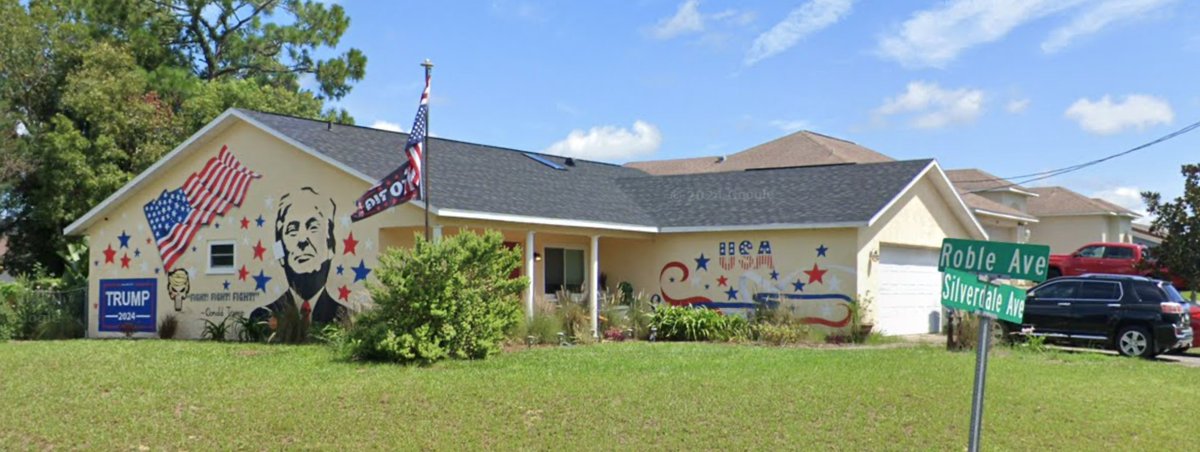 Crusty_Old_Punk's tweet image. JFC, Florida is a weird place. Imagine what kind of lunatic must live in this house.