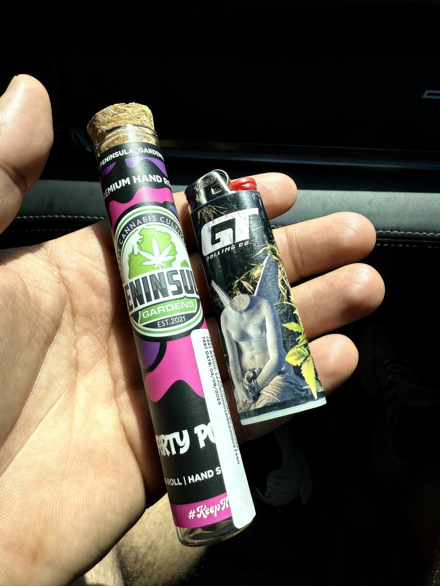 gtrollingco's tweet photo. PG X GT - PARTY POPPERS IS SMOKING 1.5G HAND ROLLS BY GT
#KEEPITPG #SMOKEFORTASTE https://t.co/7KF4pupizm