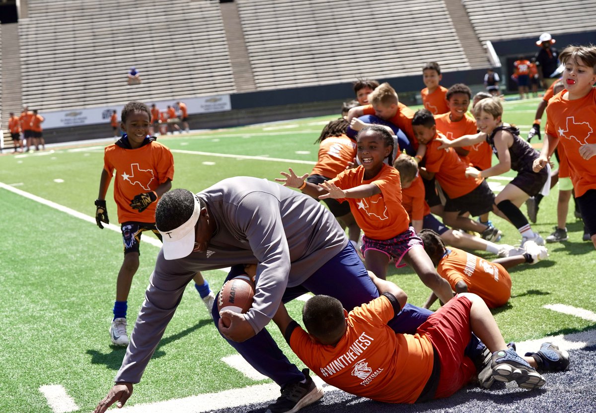 More than just football! Thank you to everyone who came out and participated in the 2025 Youth Camp! 🏈

#PicksUp | #WinTheWest