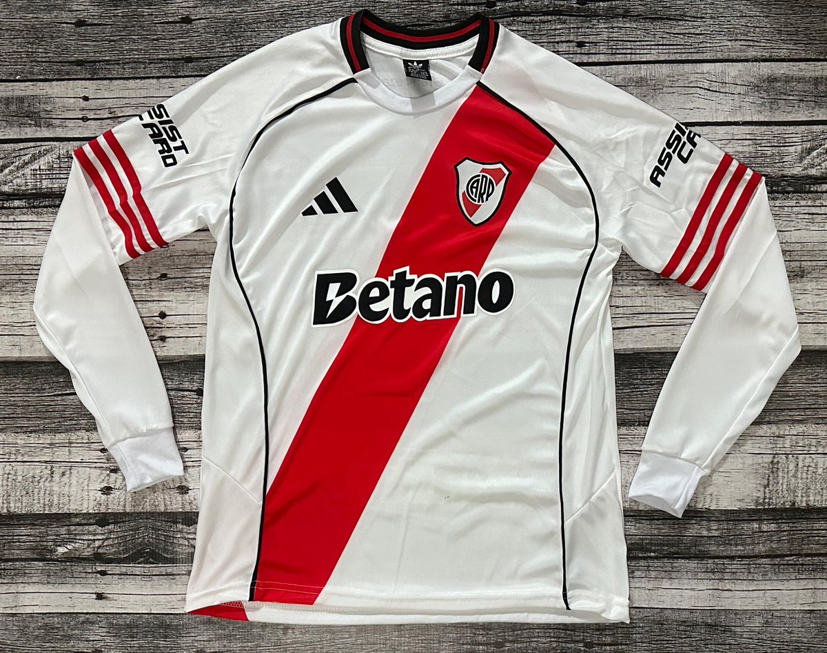 agussocampo18's tweet photo. Esta cuenta banca las nuevas camisetas de River. https://t.co/naji6Ct1Me