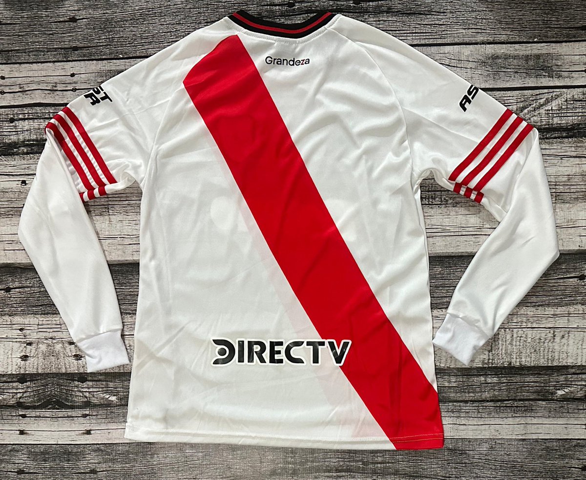 agussocampo18's tweet photo. Esta cuenta banca las nuevas camisetas de River. https://t.co/naji6Ct1Me