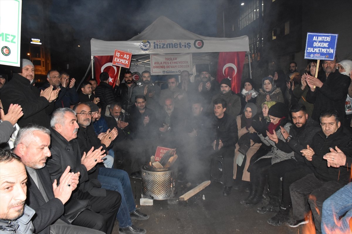 Bu ayıp ne zaman ortadan kaldırılacak.?
<a href="/iletisim/">T.C. İletişim Başkanlığı</a> <a href="/RTErdogan/">Recep Tayyip Erdoğan</a> <a href="/K_Turkmenoglu_V/">KAYHAN TÜRKMENOĞLU</a> <a href="/BurhanKayaturk1/">Burhan Kayatürk</a> <a href="/valiozanbalci75/">Ozan Balcı</a> <a href="/tcvanvaliligi/">T.C. Van Valiliği 🇹🇷</a> <a href="/vanbuyuksehirbb/">T.C. Van Büyükşehir Belediyesi</a> <a href="/vanpostasihaber/">Van Postası Haber 🇹🇷</a> <a href="/tugvavan/">TÜGVA VAN</a> <a href="/Akparti/">AK Parti</a> <a href="/AKGenclikGM/">AK Gençlik</a> <a href="/AKKADINGM/">AK Parti Kadın Kolları</a>