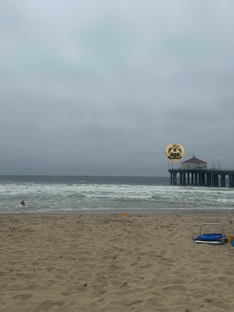 On the beach but all I can think about is

Housecoin 🏠 $HOUSE