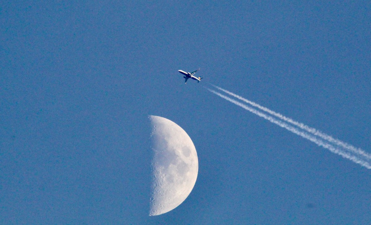 Not much going on tonight at #Crosbybeach awaiting the rain to roll in #sunsets #moon #planes #seascapes