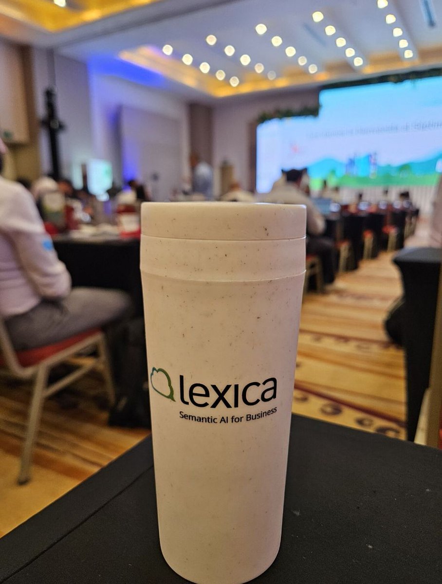 LexicaCorp's tweet photo. La semana pasada en el #ForoXM, lleno de grandes ideas y ponencias inspiradoras.  Lexica acompañó como patrocinador, orgullosos de ser parte de estas conversaciones que están dando forma al futuro del sector energético.
#Lexica #Energía #IA https://t.co/c87OhqTuaA