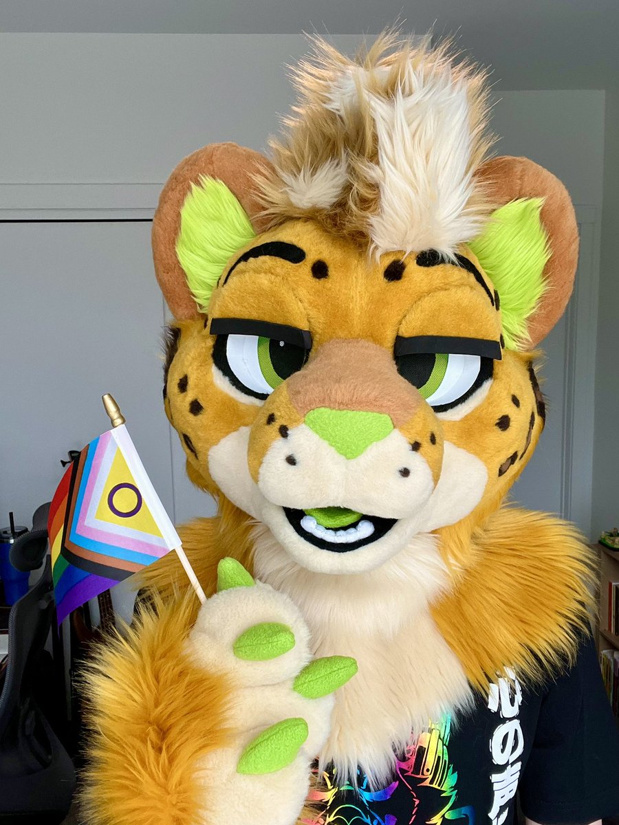 Happy pride to all you gay animals!
❤️🧡💛💚💙💜🩷🩵🤍🤎🖤