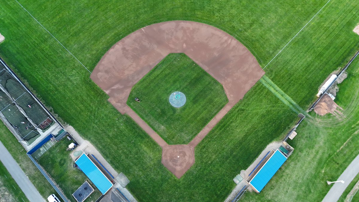 TroDirt's tweet photo. Midseason grade on Wayne Welton Field for our friends at @CHSdugout earlier this spring. One of my favorite fields tune up for the season. @DuraEdge @Homefield_ https://t.co/0hd0SqOrdw